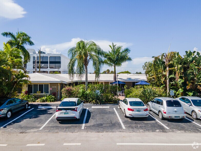 More Photos Of 2648 NE 32nd St, Fort Lauderdale Hotel For Sale