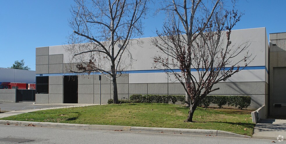 More Photos Of 696 Arrow Grand Cir, Covina Warehouse For Lease