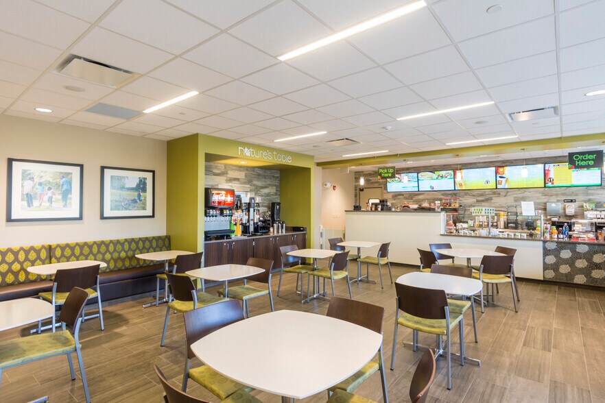 More Photos Of 13420 N Meridian St, Carmel Medical For Lease