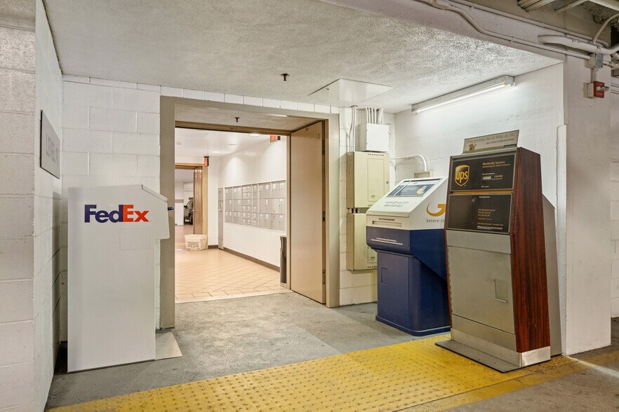 More Photos Of 301 N Lake Ave, Pasadena Office For Lease