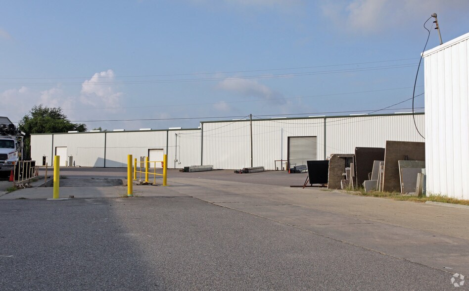 More Photos Of 4301 Dorchester Rd, North Charleston Warehouse For Lease