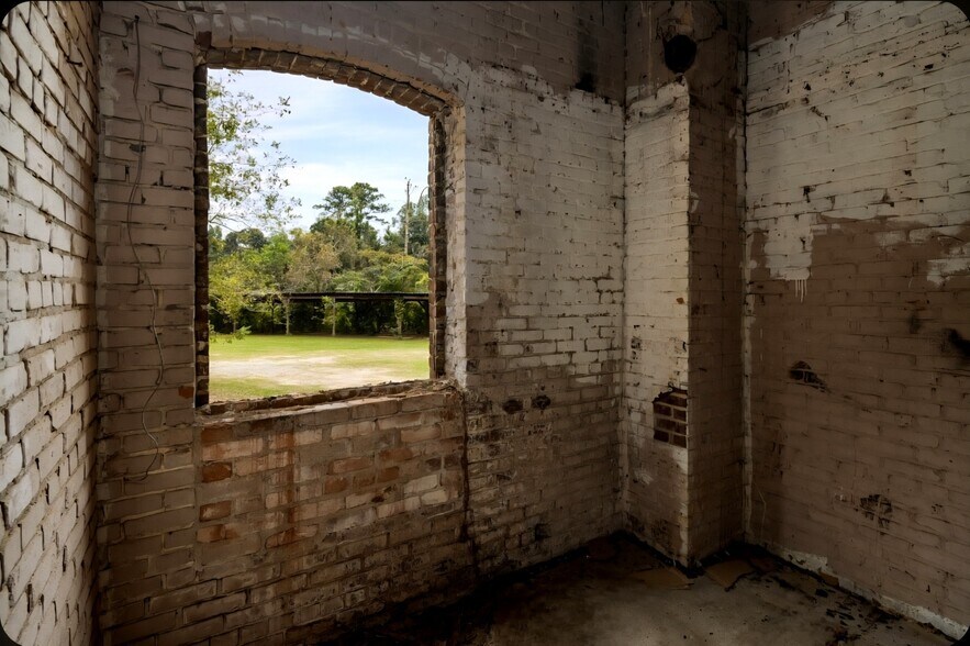 More Photos Of 305 S Orange Ave, Eufaula Industrial For Sale