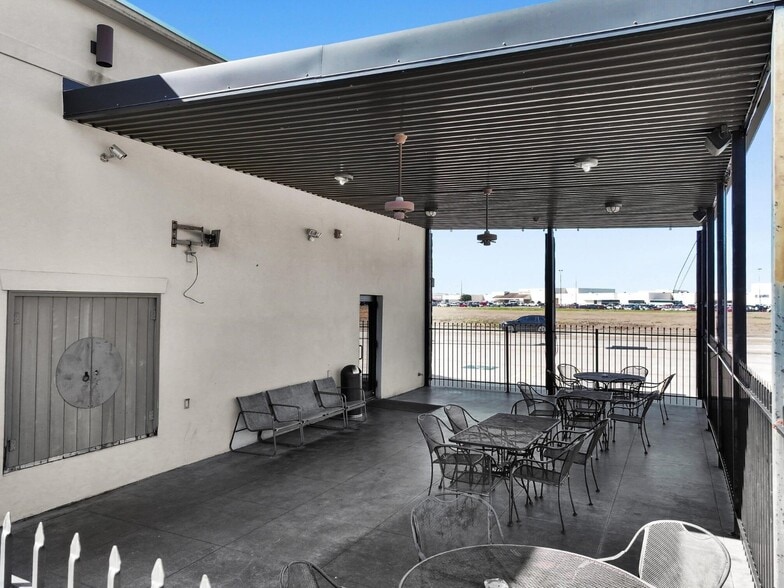 More Photos Of 3300 Central Mall Dr, Port Arthur Restaurant For Sale