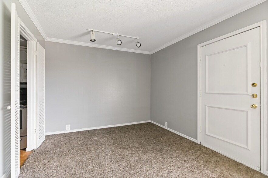 More Photos Of 3015 Greenridge Dr, Houston Apartments For Sale