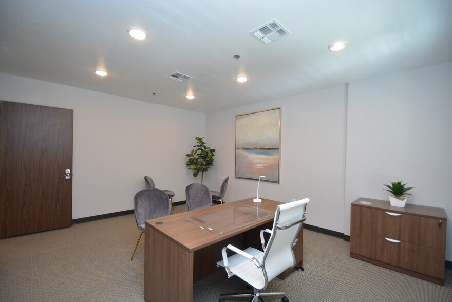 More Photos Of 6542 Greatwood Pky, Sugar Land Medical For Sale