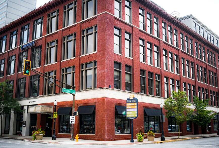 More Photos Of 919 S Harrison St, Fort Wayne Office For Lease