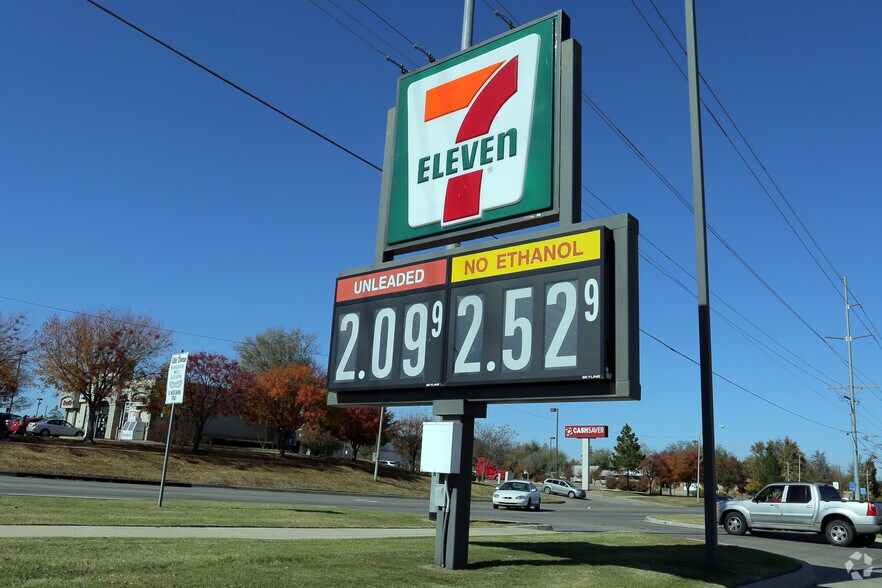 More Photos Of 4309-4321 SE 29th St, Oklahoma City Convenience Store For Lease