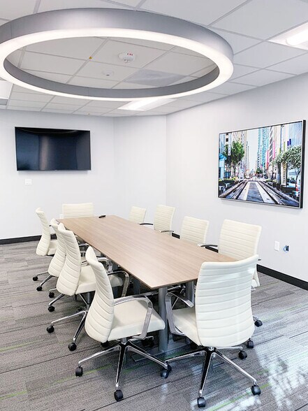 More Photos Of 1231 Greenway Dr, Irving Office For Lease