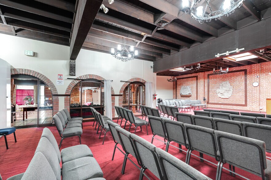 More Photos Of 333 E Colorado St, Glendale Unknown For Lease