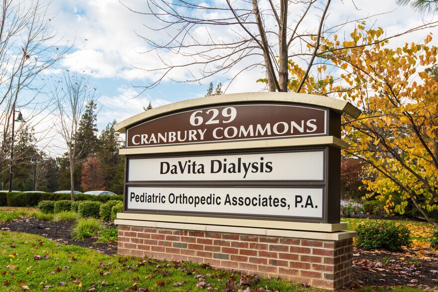 More Photos Of 629 Cranbury Rd, East Brunswick Medical For Lease