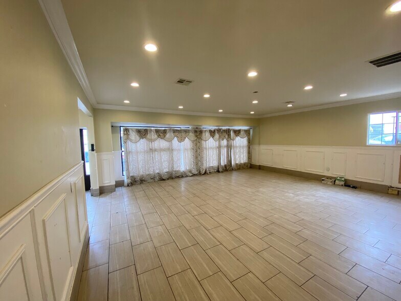 More Photos Of 423-445 E Main St, El Cajon Storefront For Lease