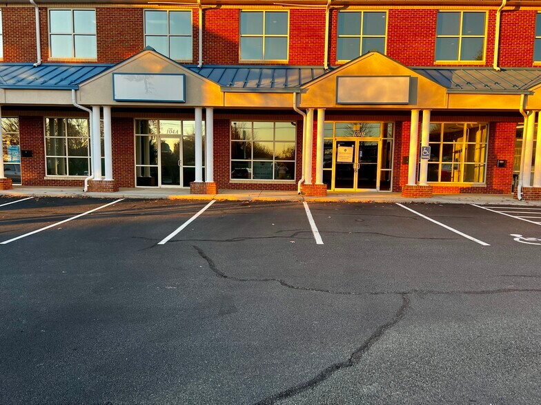 More Photos Of 12925 Booker T Washington Hwy, Hardy Storefront Retail Office For Lease
