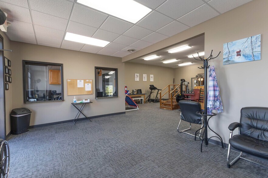 More Photos Of 2100 Silva Ln, Moberly Office For Sale