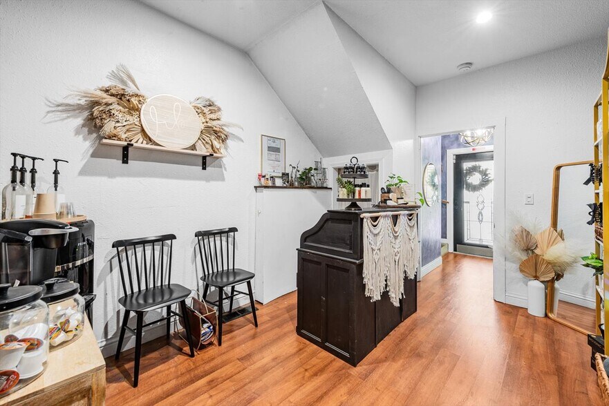 More Photos Of 348 Cernon St, Vacaville General Retail For Sale