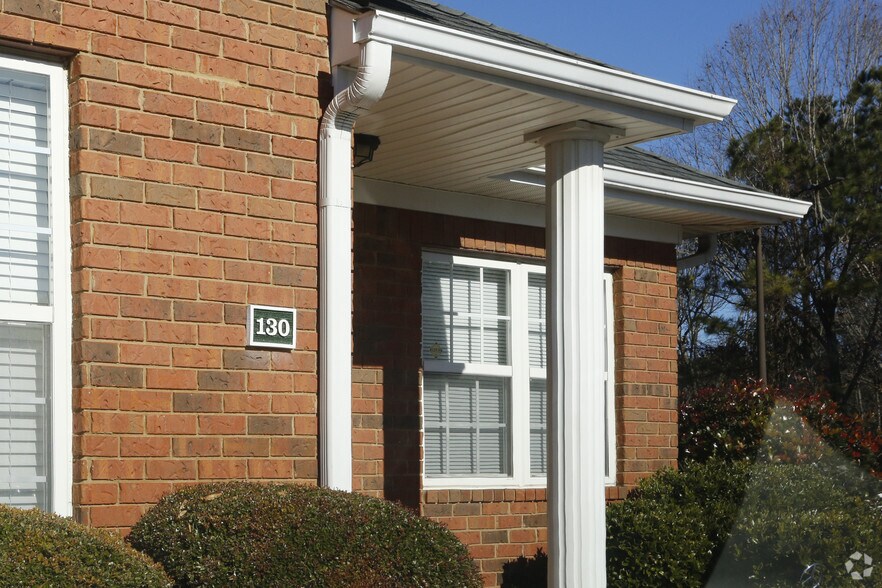 More Photos Of 2230 Towne Lake Pky, Woodstock Office For Lease