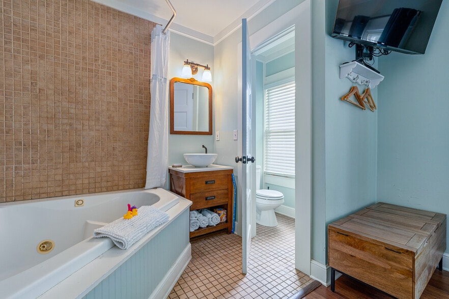 More Photos Of 44 Spanish St, Saint Augustine Hotel For Sale