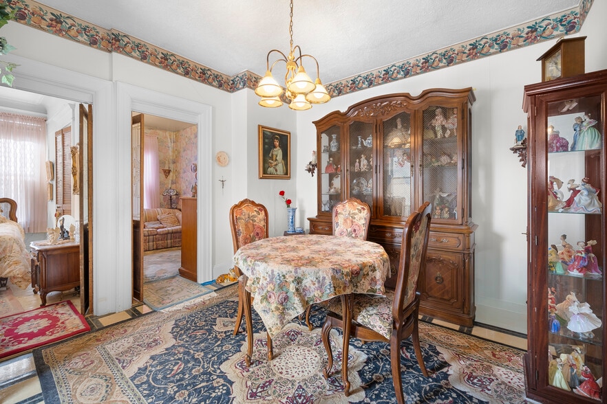 More Photos Of 3172 44th St, Astoria Multifamily For Sale