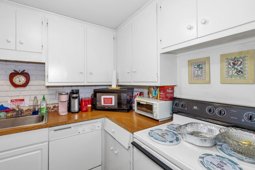 More Photos Of 4145 Columbia Rd, Martinez Medical For Sale