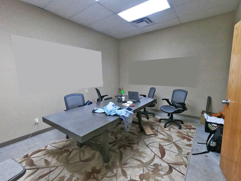 More Photos Of 1600 E Mulberry St, Fort Collins Showroom For Lease