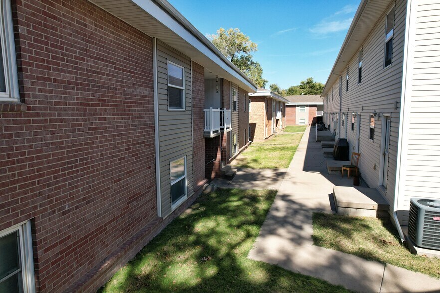 Primary Photo Of 503 Halladay St, Hays Apartments For Sale