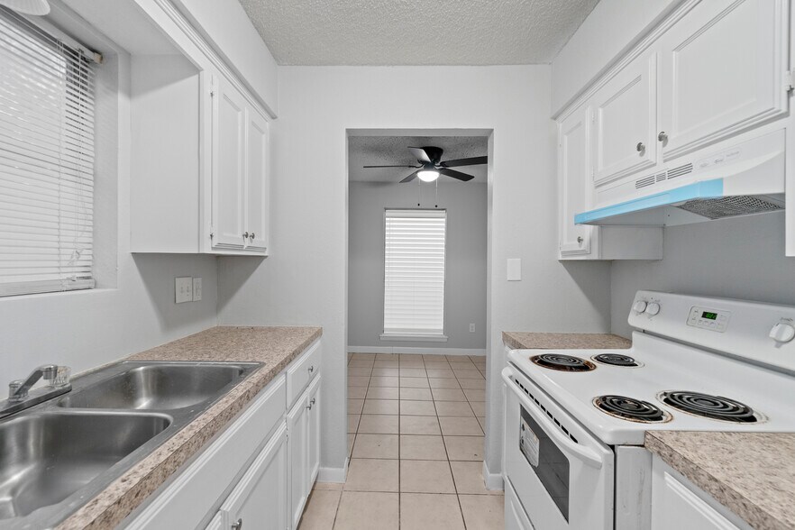 More Photos Of 1701 W McIntyre St, Edinburg Apartments For Sale