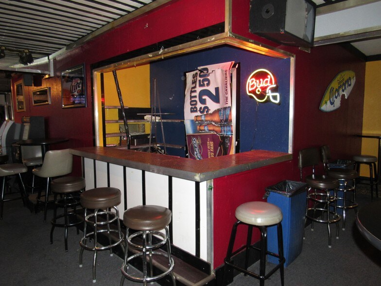 More Photos Of 451 N Main St, Akron Freestanding For Sale