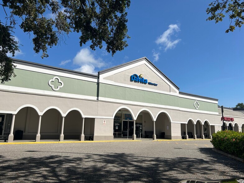 More Photos Of 800 Pinebrook Rd, Venice Unknown For Lease