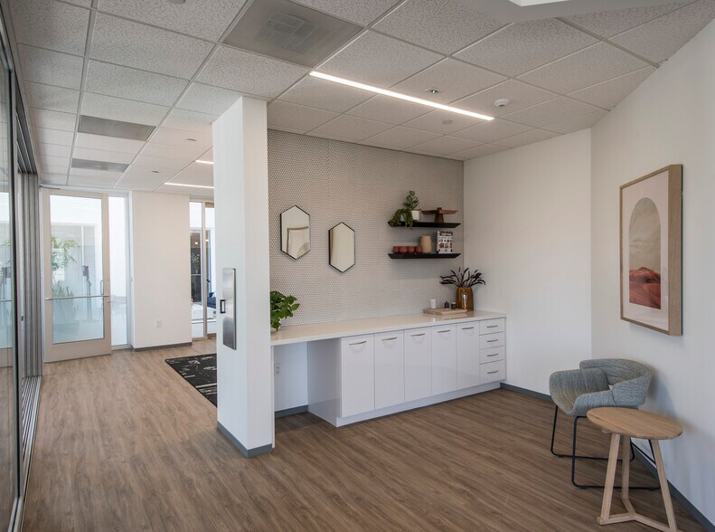 More Photos Of 2510 W Dunlap Ave, Phoenix Office For Sale