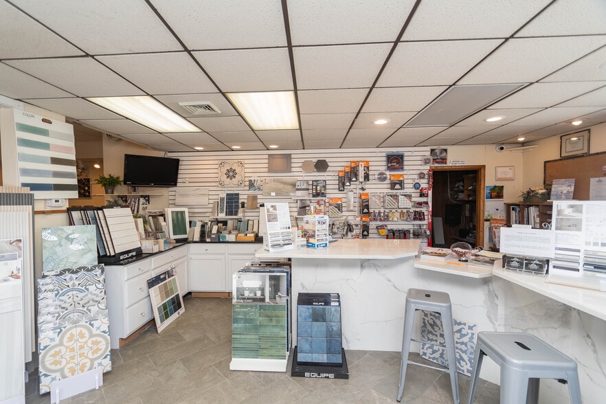 More Photos Of 1402 Route 300, Newburgh Showroom For Sale