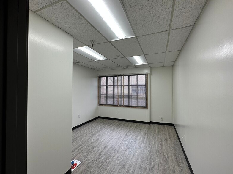 More Photos Of 3505 Cadillac Ave, Costa Mesa Light Manufacturing For Lease