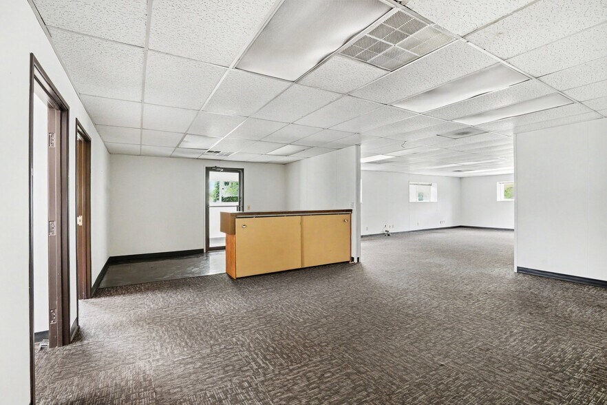 More Photos Of 5846 Venture Way, Mount Pleasant Distribution For Sale