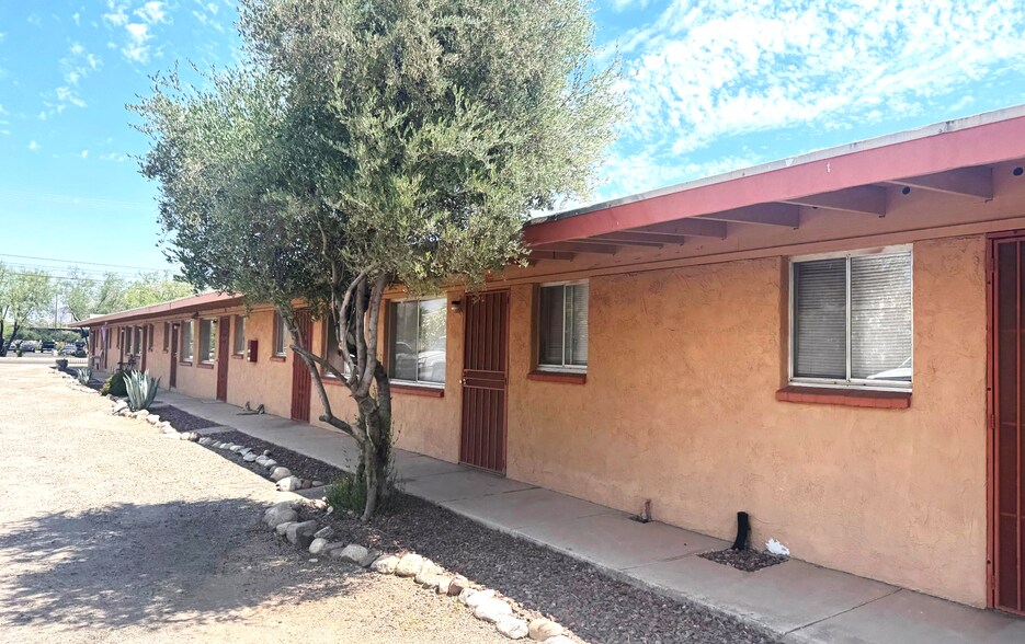 Primary Photo Of 730 E Limberlost Dr, Tucson Apartments For Sale