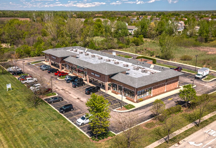 More Photos Of 2375-2399 S Randall Rd, Algonquin Freestanding For Lease