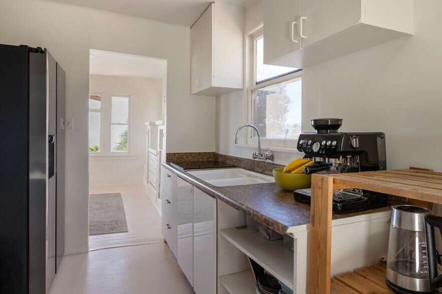 More Photos Of 3010 Minnesota St, Los Angeles Apartments For Sale