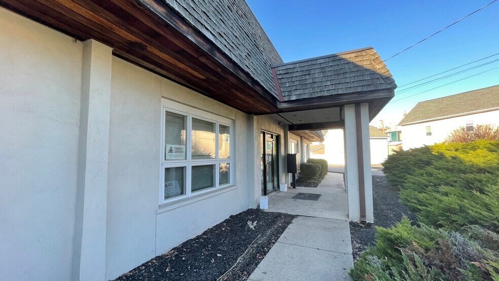 More Photos Of 200 Apple St, Quakertown Medical For Lease