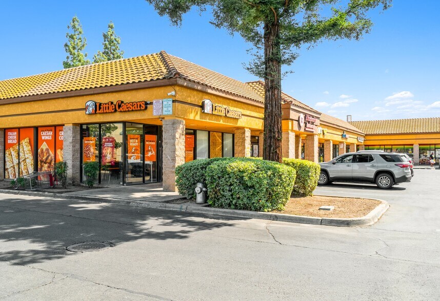 More Photos Of 3209-3241 W Shaw Ave, Fresno Storefront For Lease