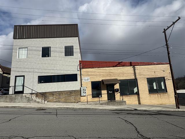 More Photos Of 205 10th St, Fairmont Light Manufacturing For Sale