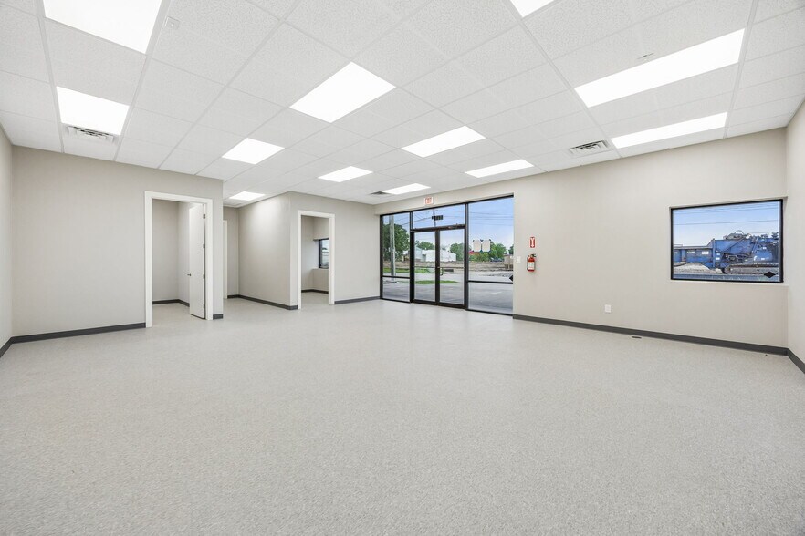 More Photos Of 6819 Theall Rd, Houston Industrial For Sale