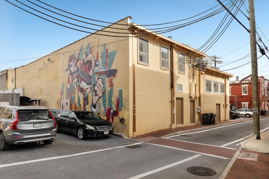 More Photos Of 9 N Loudoun St, Winchester Office For Sale