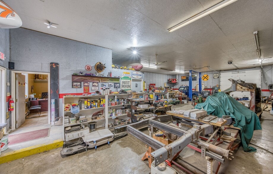 More Photos Of 6387 Ohio 48, Lebanon Specialty For Sale