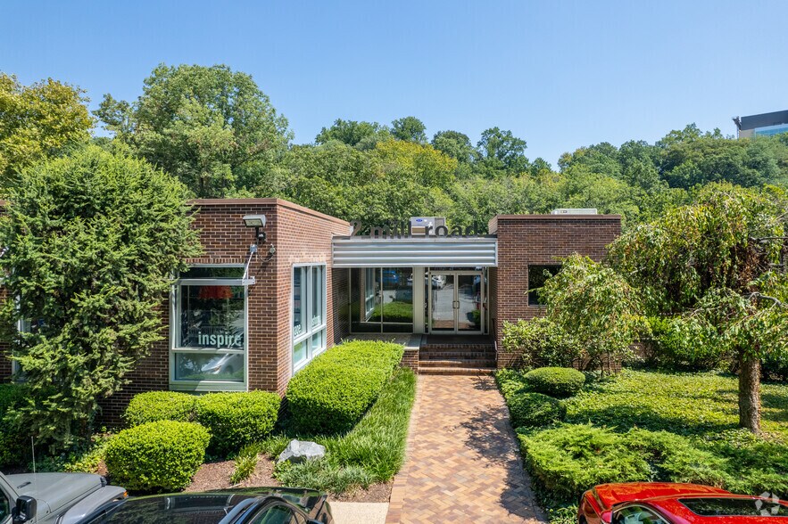 More Photos Of 3 Mill Rd, Wilmington Unknown For Lease