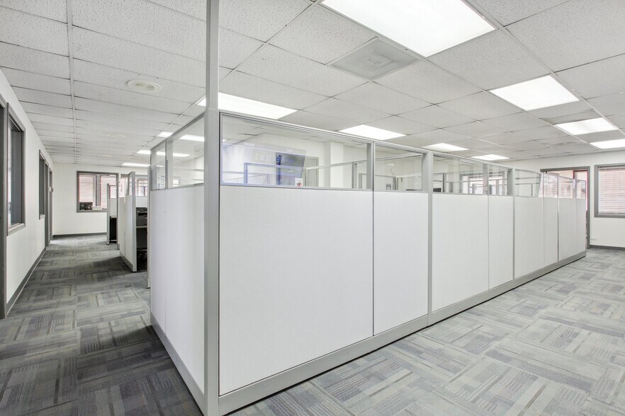 More Photos Of 2015 S Pontiac Wy, Denver Medical For Sale