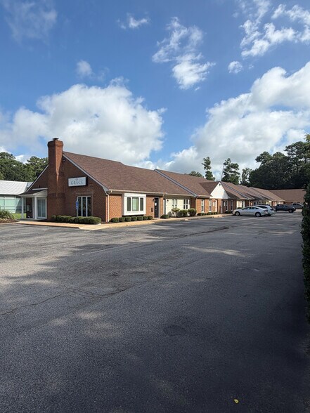 More Photos Of 372 S Independence Blvd, Virginia Beach Office For Lease
