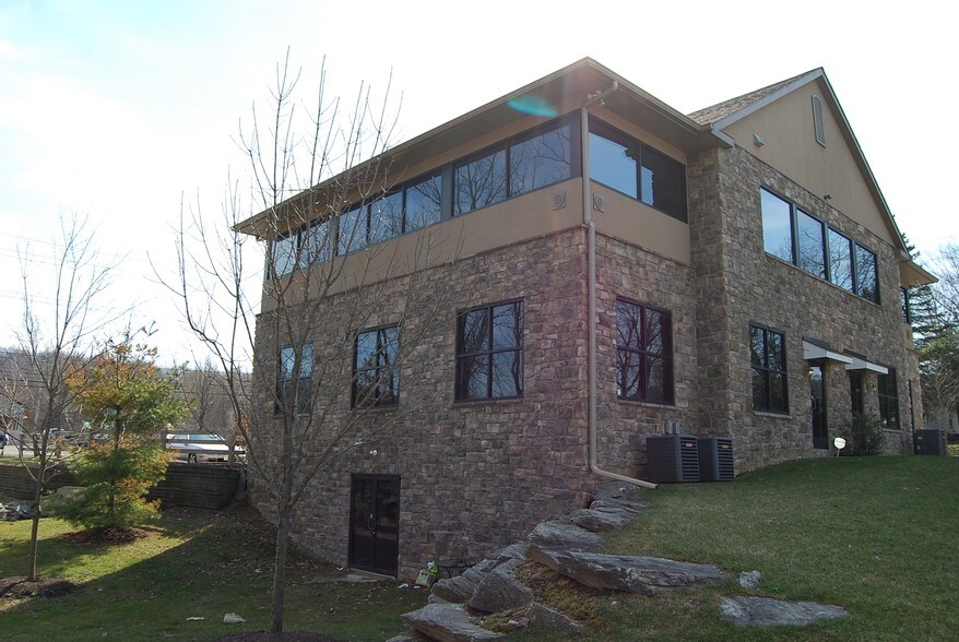 More Photos Of 519 Lancaster Ave, Malvern Office For Sale