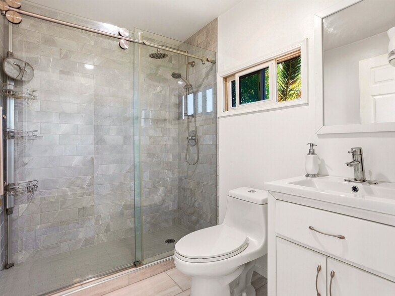 More Photos Of 1825 Altivo Way, Los Angeles Multifamily For Sale