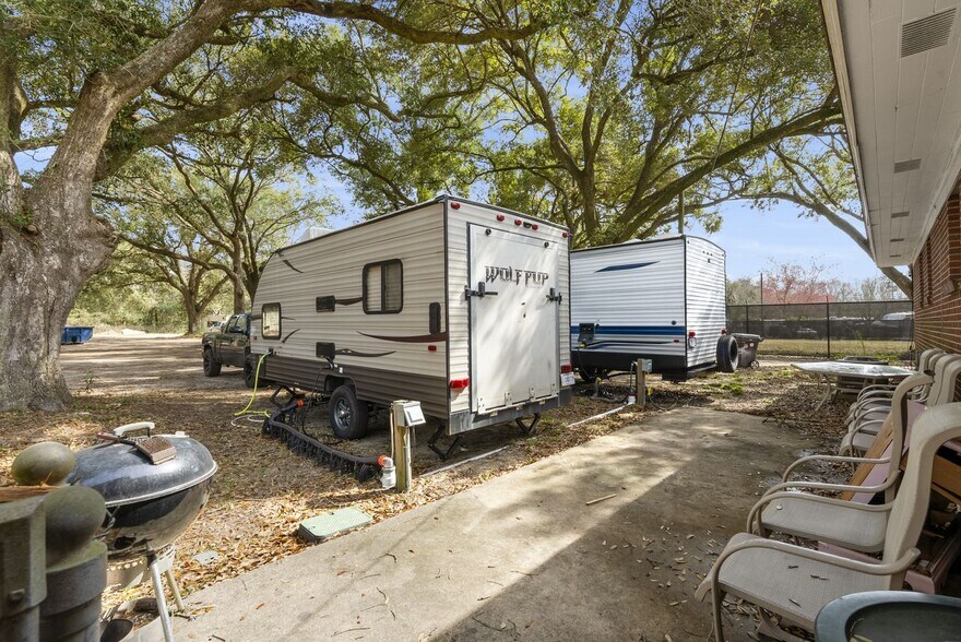 More Photos Of 9250 Untreiner Ave, Pensacola Office For Sale