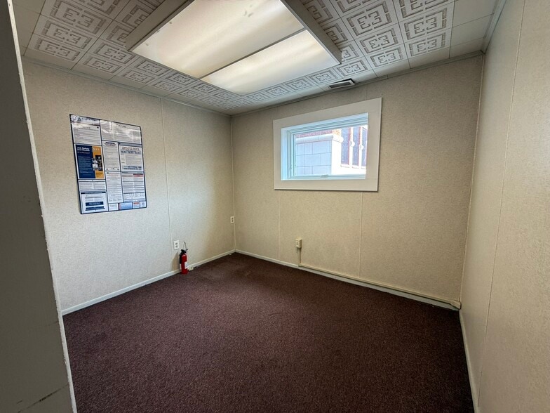 More Photos Of 584 Wyoming Ave, Kingston Medical For Sale