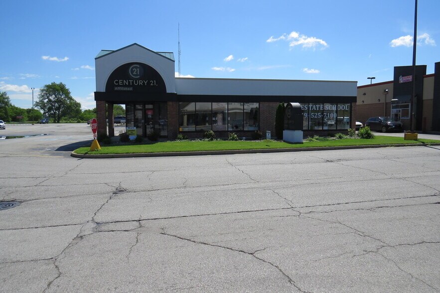 More Photos Of 6000-6052 Central Ave, Portage Storefront For Lease