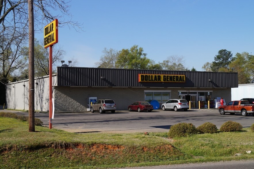 More Photos Of 383 Lee St, Johnston Freestanding For Lease