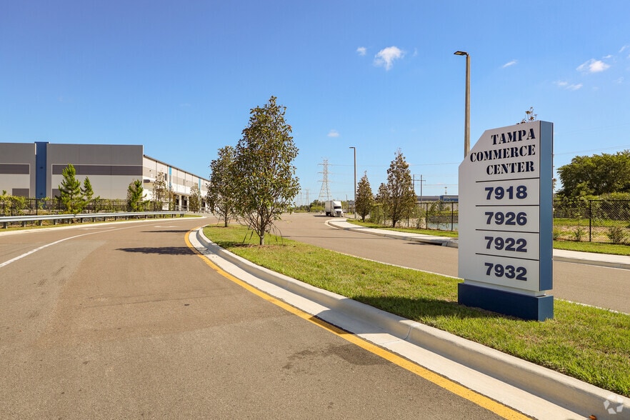 More Photos Of 7918 Harney Rd, Tampa Warehouse For Lease